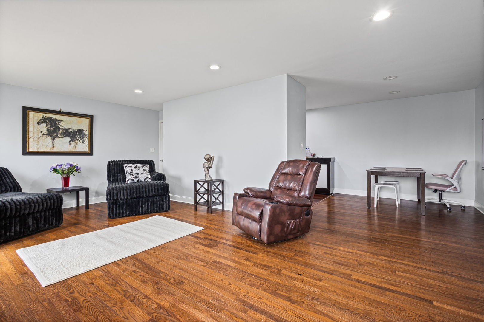 9460 Dee Road #2H, Des Plaines, IL 60016