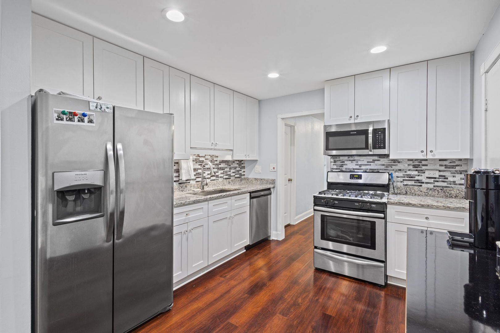 9460 Dee Road #2H, Des Plaines, IL 60016