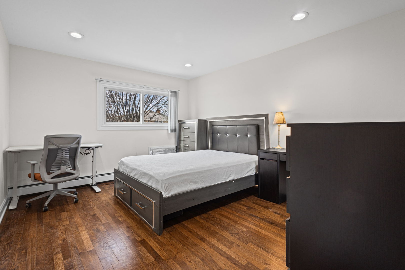 9460 Dee Road #2H, Des Plaines, IL 60016