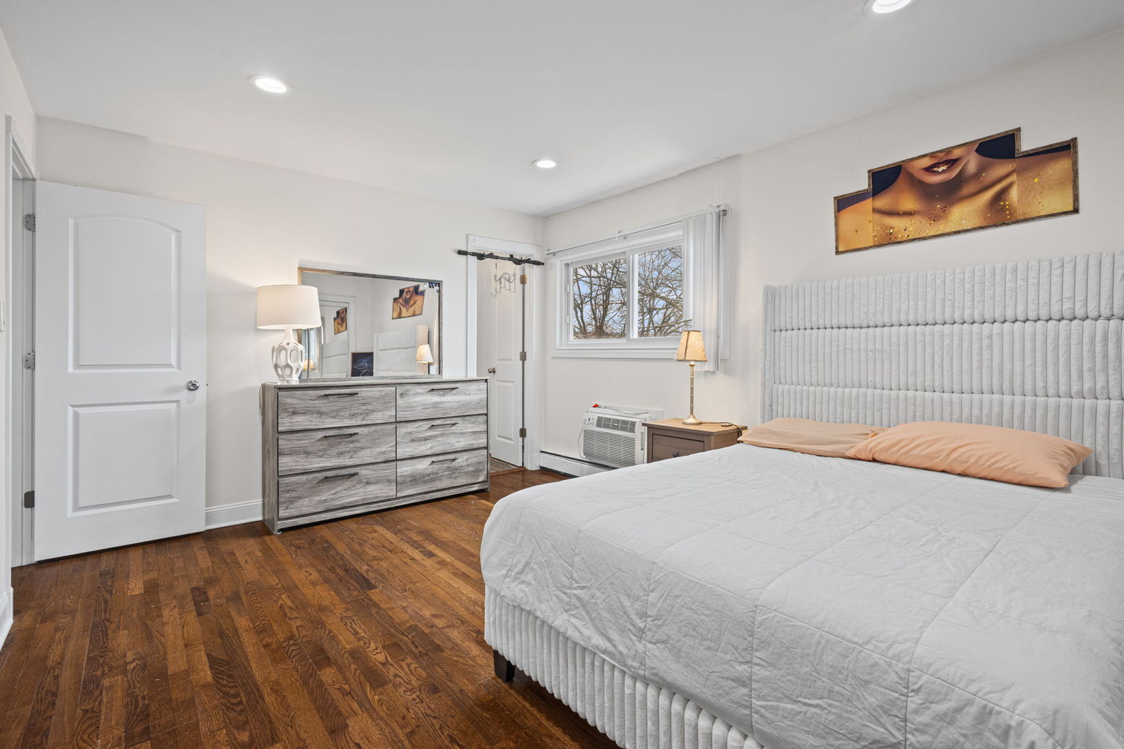 9460 Dee Road #2H, Des Plaines, IL 60016