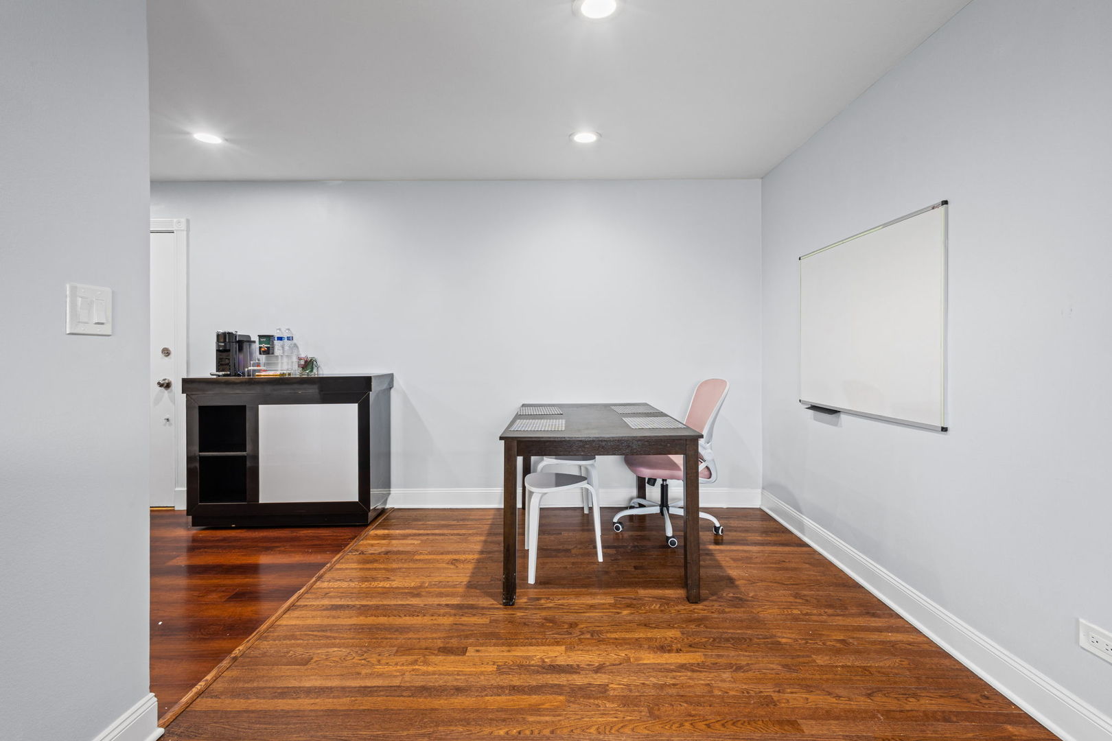 9460 Dee Road #2H, Des Plaines, IL 60016