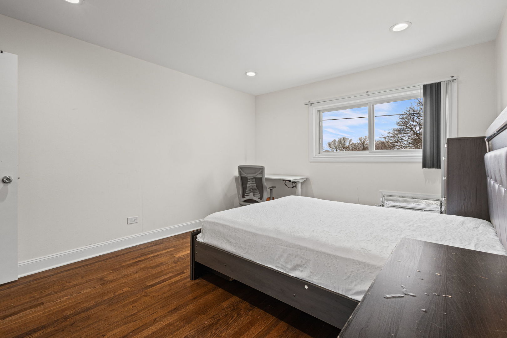 9460 Dee Road #2H, Des Plaines, IL 60016