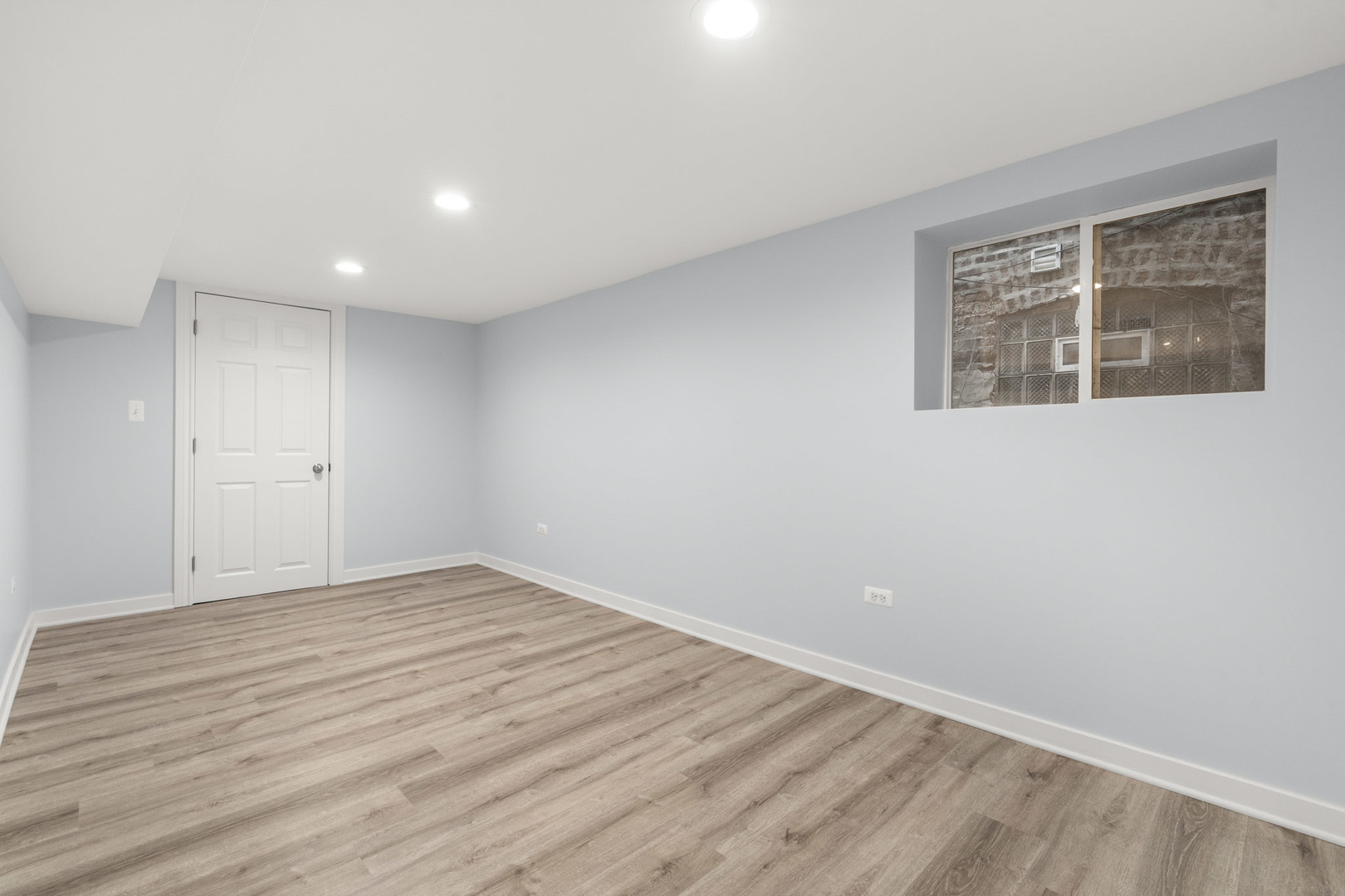 8411 S Dante Avenue, Chicago, IL 60619