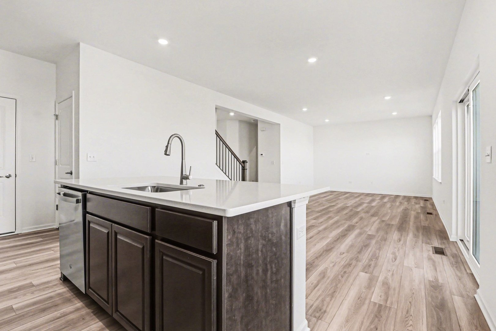 413 Hathaway Lane, Oswego, IL 60543