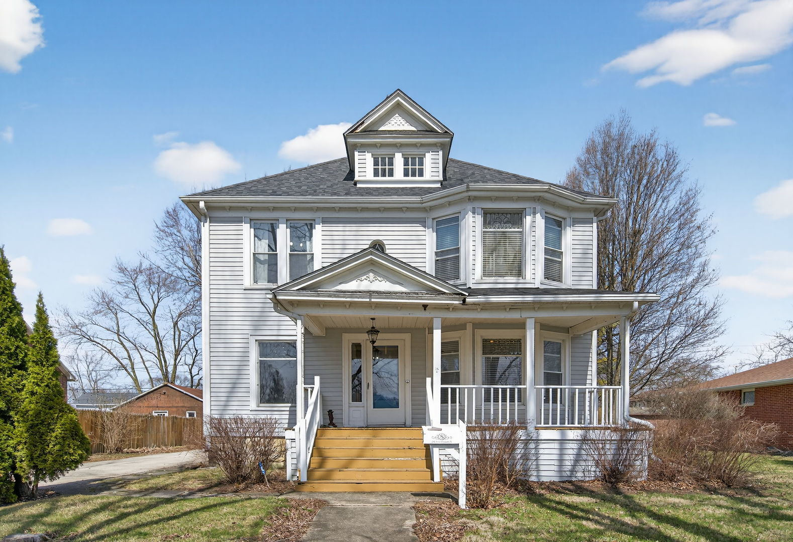 206 W Delaware Street, Dwight, IL 60420