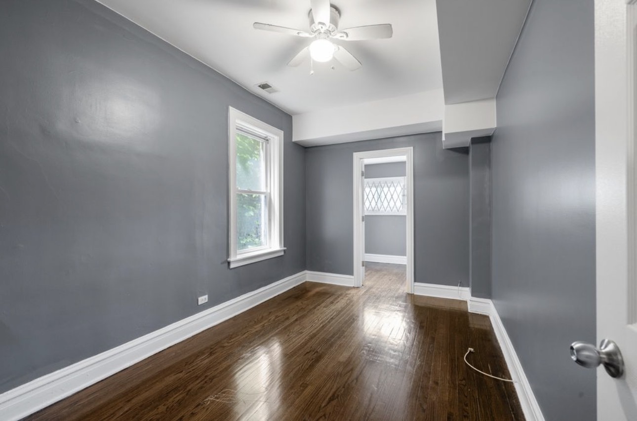 8222 S Maryland Avenue, Chicago, IL 60619