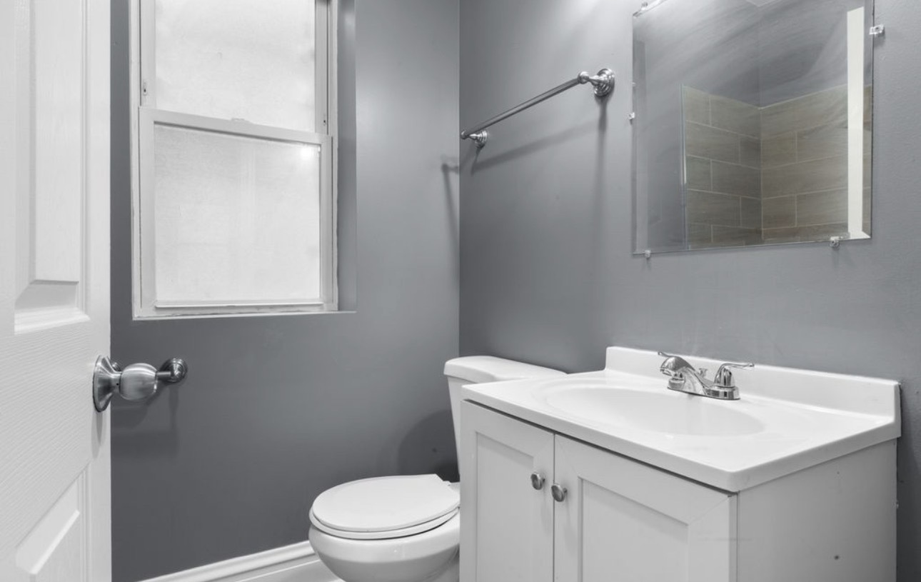 8222 S Maryland Avenue, Chicago, IL 60619