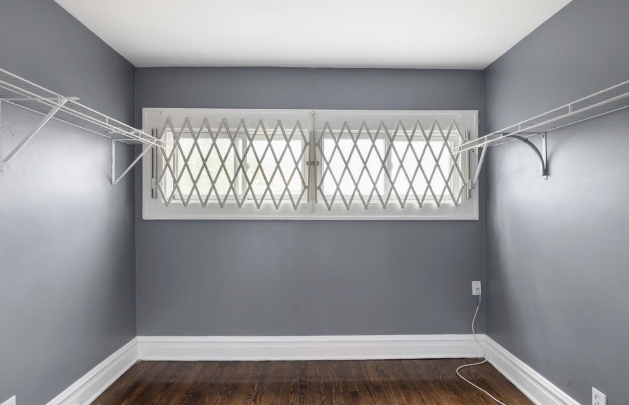 8222 S Maryland Avenue, Chicago, IL 60619