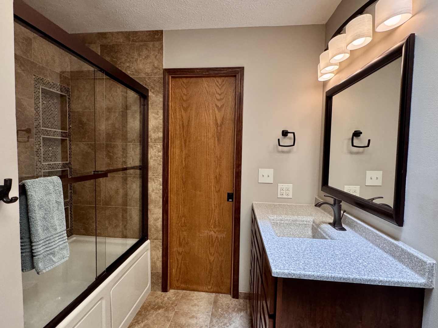 2723 Arrowhead Drive, Bloomington, IL 61704