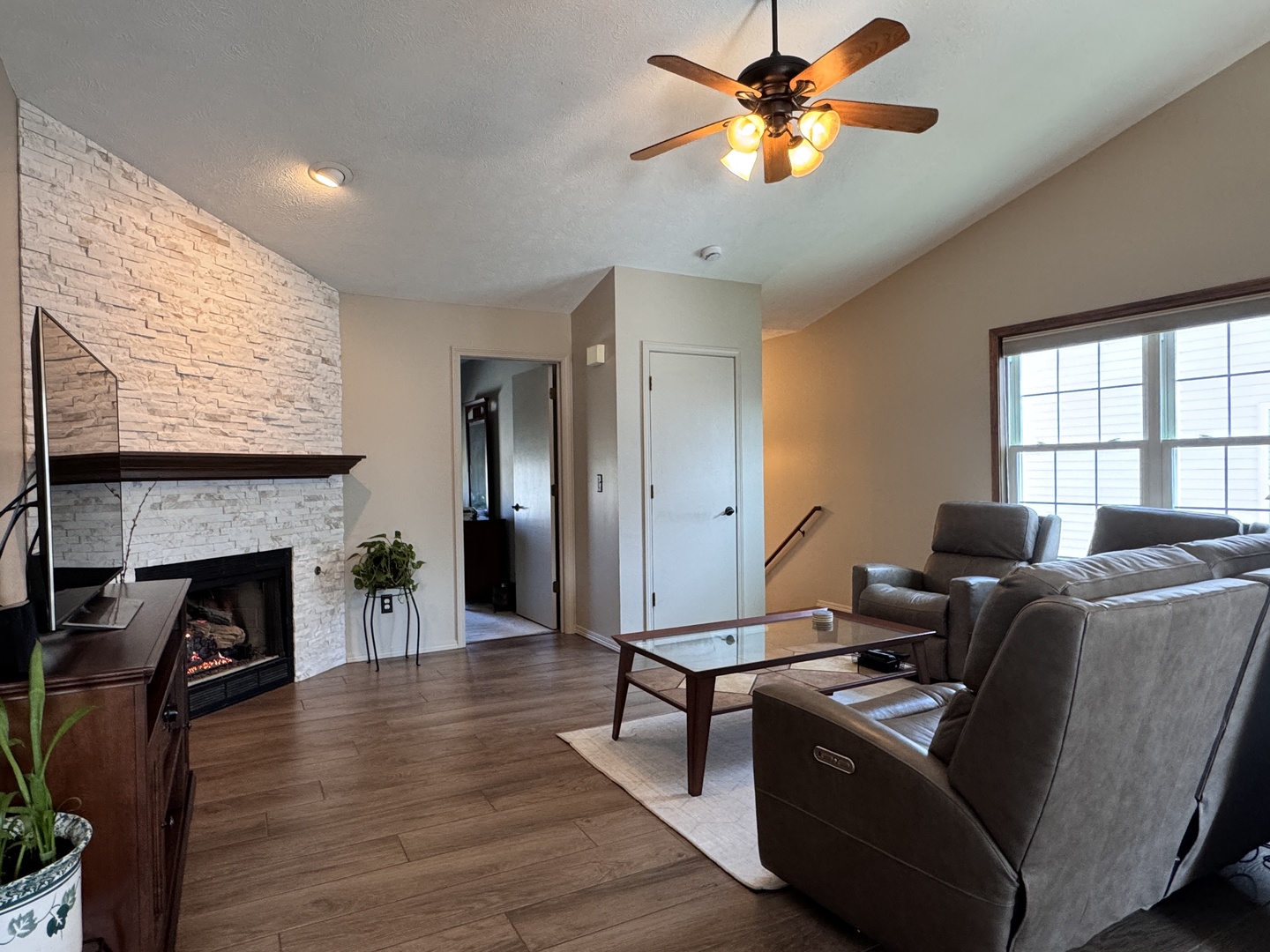 2723 Arrowhead Drive, Bloomington, IL 61704