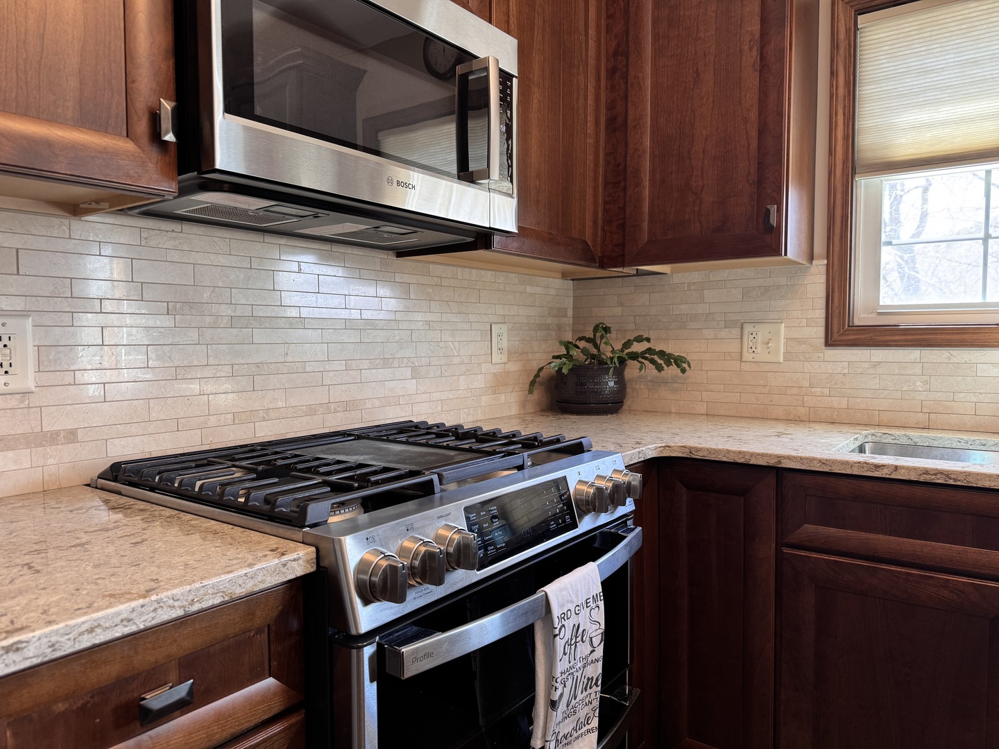 2723 Arrowhead Drive, Bloomington, IL 61704