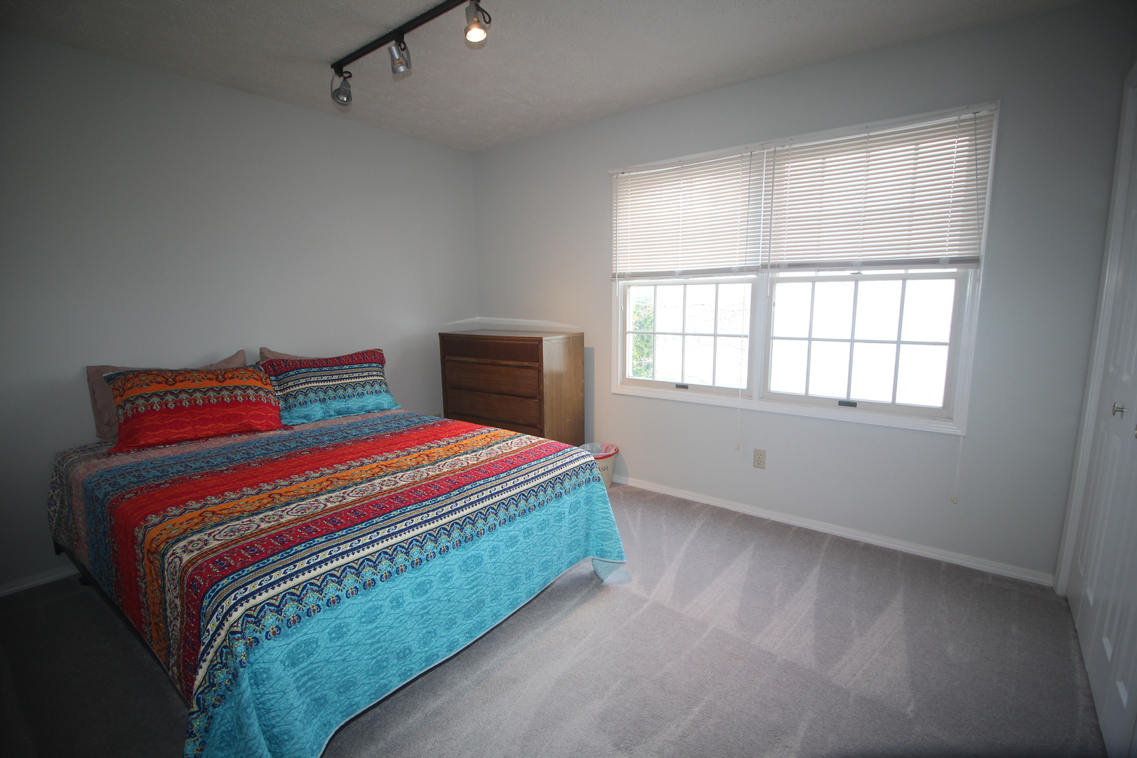 610 Old Farm Road, Bloomington, IL 61704