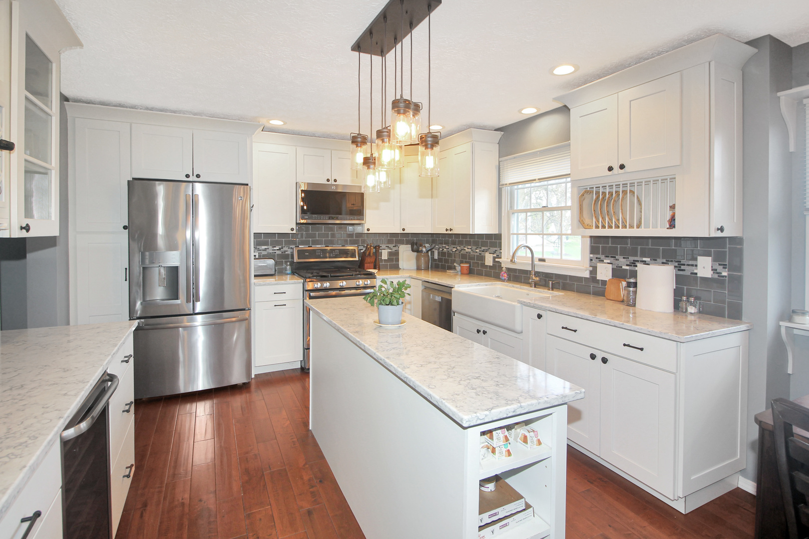 610 Old Farm Road, Bloomington, IL 61704