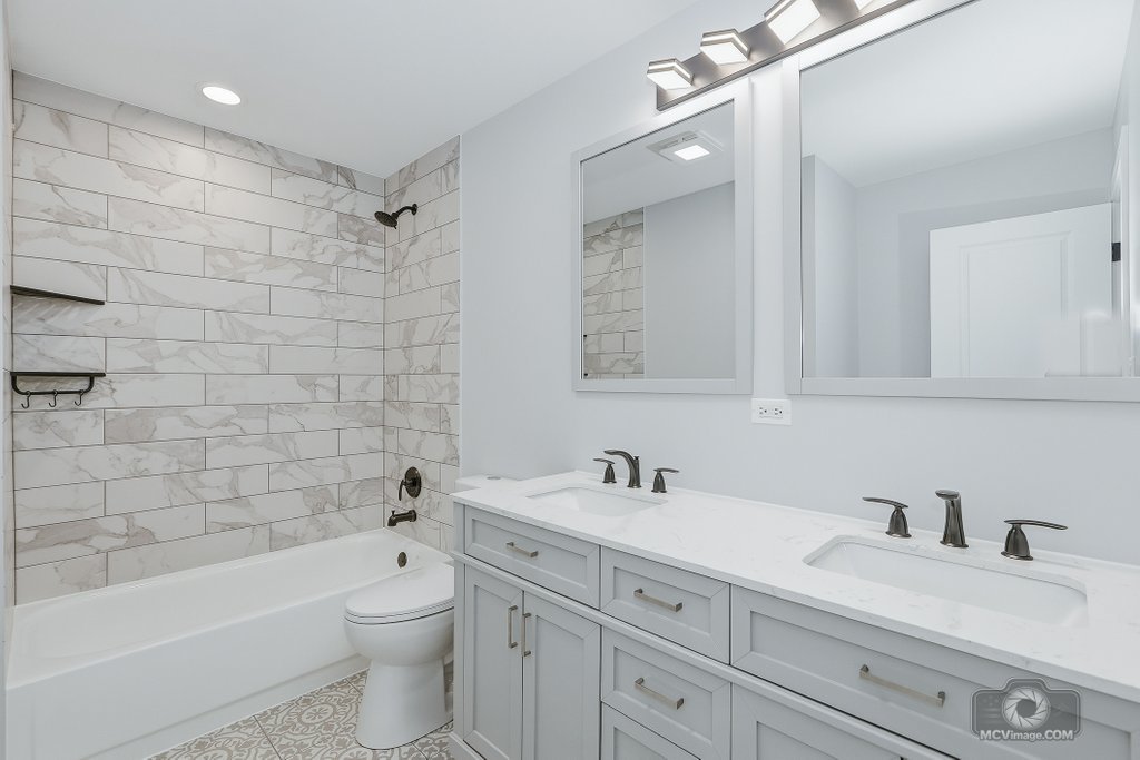 1033 Barrow Court, University Park, IL 60484