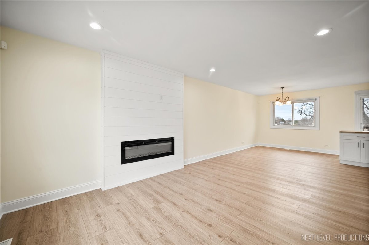 5628 Crestwood Road, Matteson, IL 60443