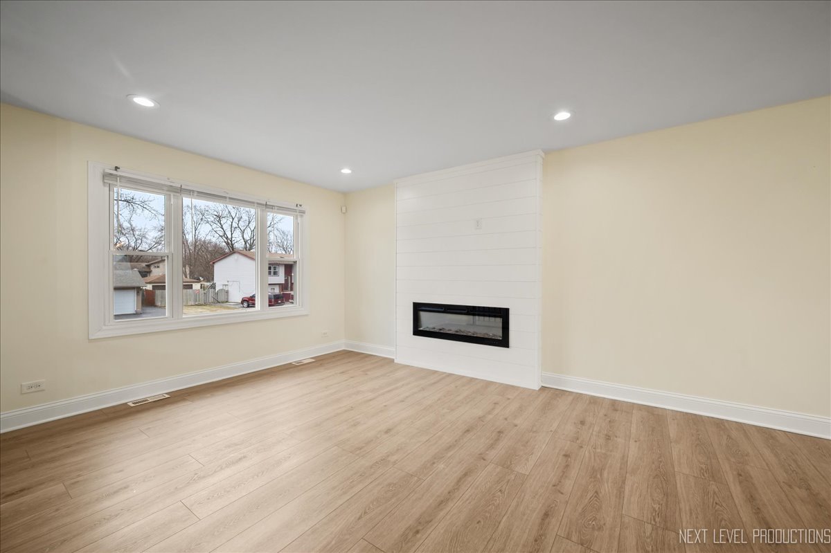 5628 Crestwood Road, Matteson, IL 60443