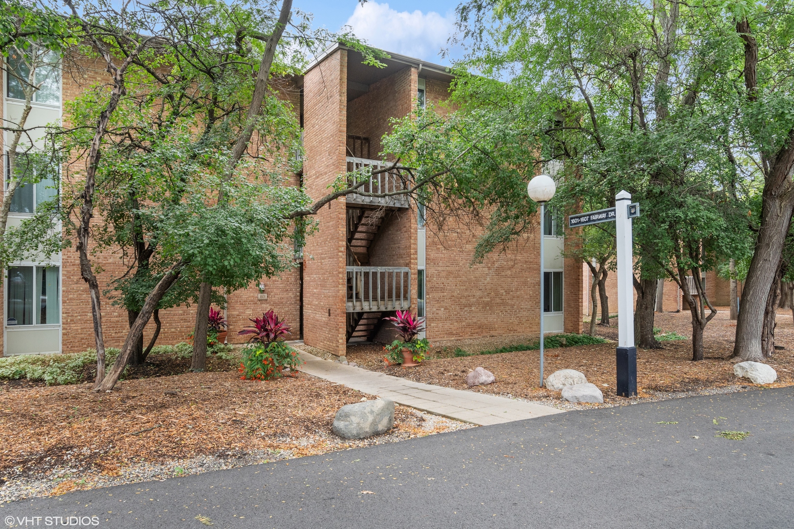 1601 Fairway Drive #2G, Lisle, IL 60532