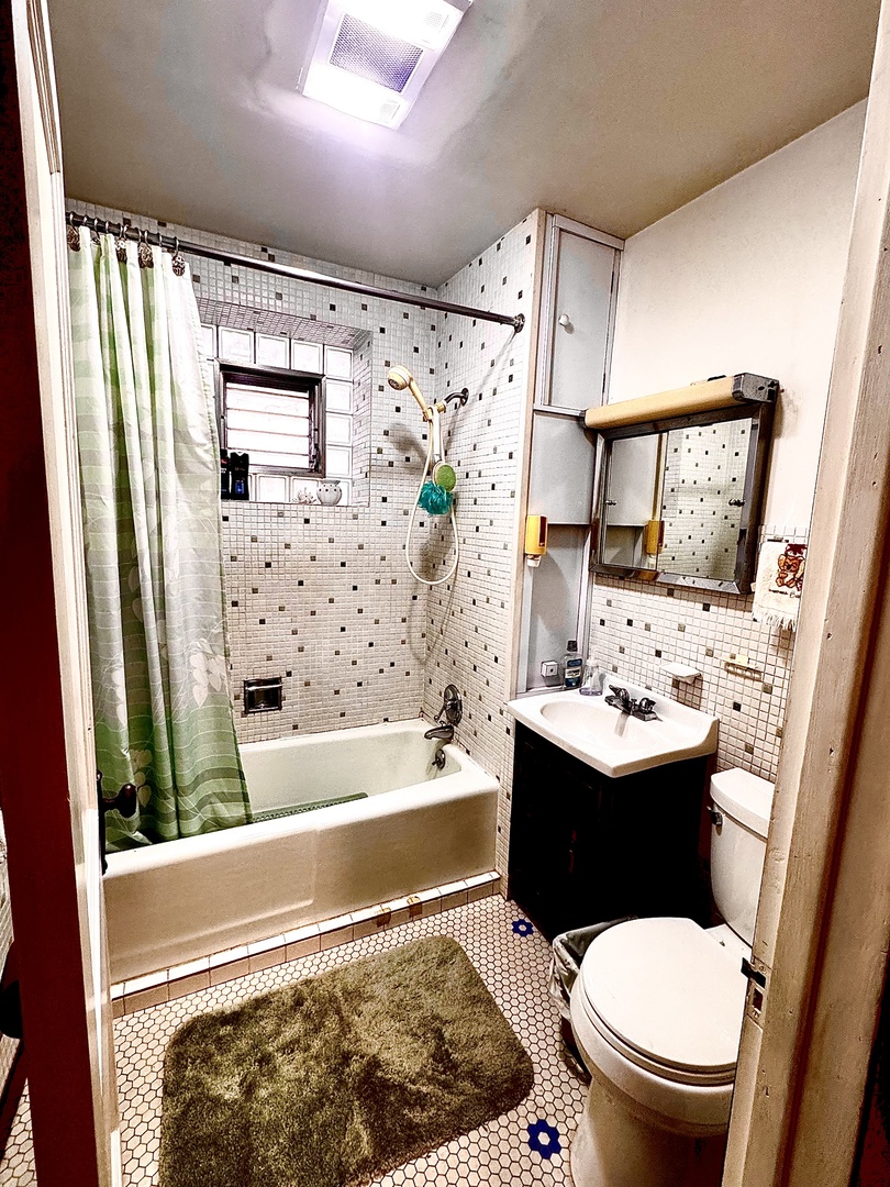 4913 N Keystone Avenue, Chicago, IL 60630