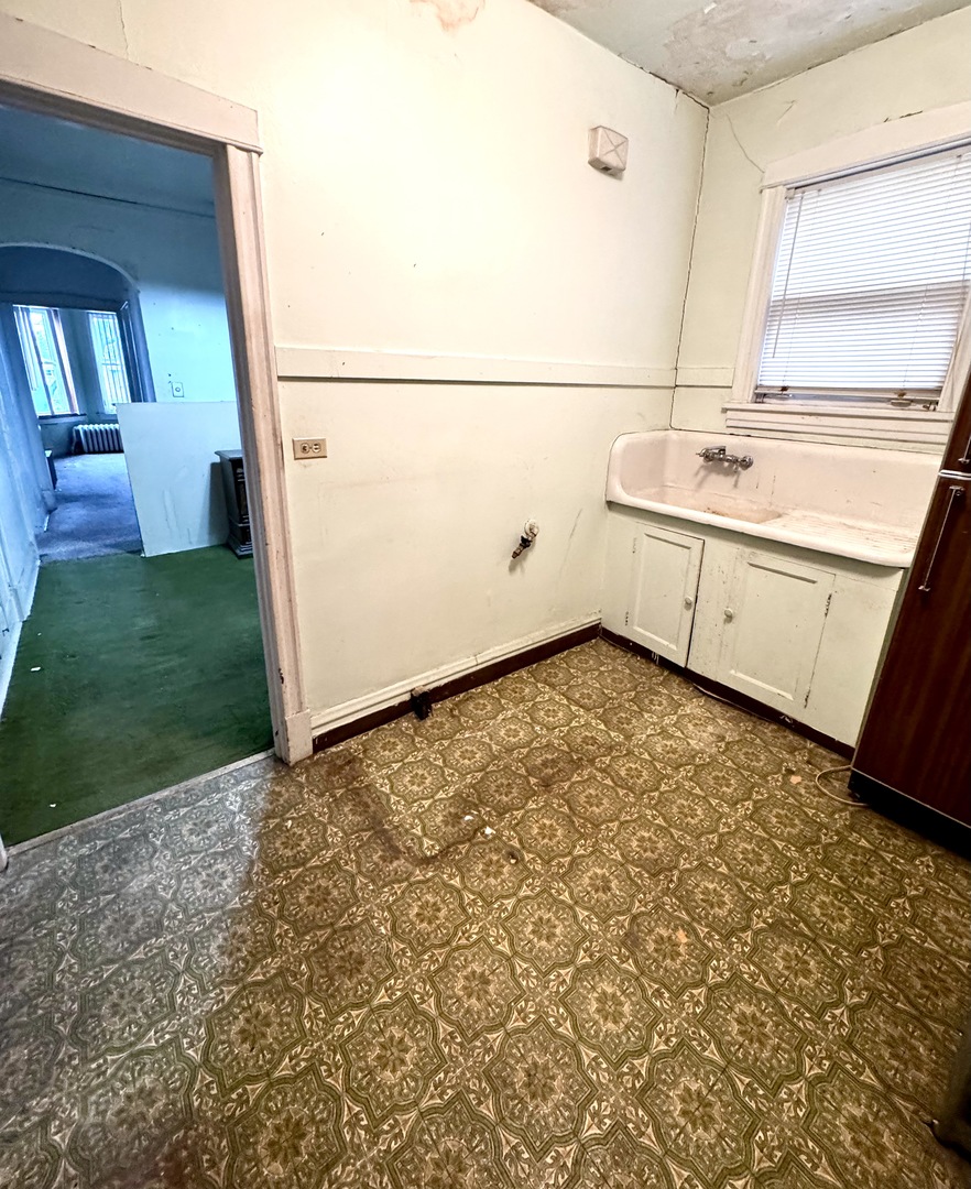 4913 N Keystone Avenue, Chicago, IL 60630