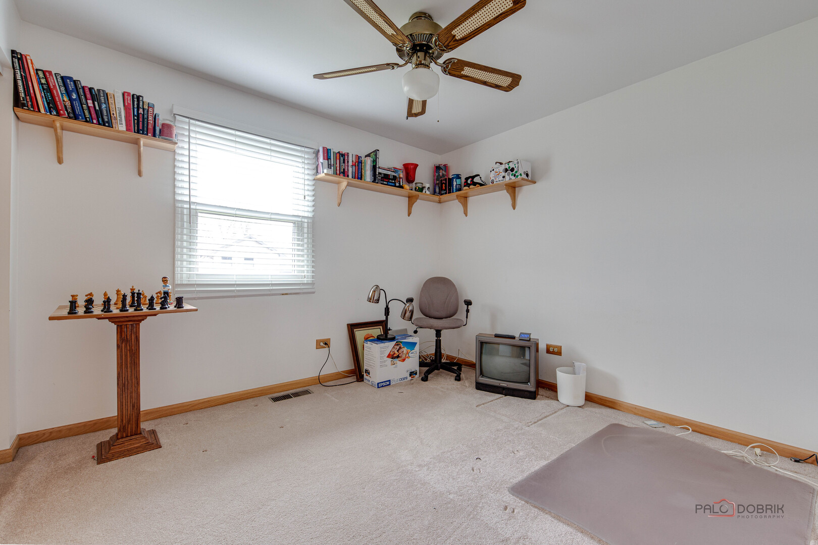 609 Thames Drive, Schaumburg, IL 60193