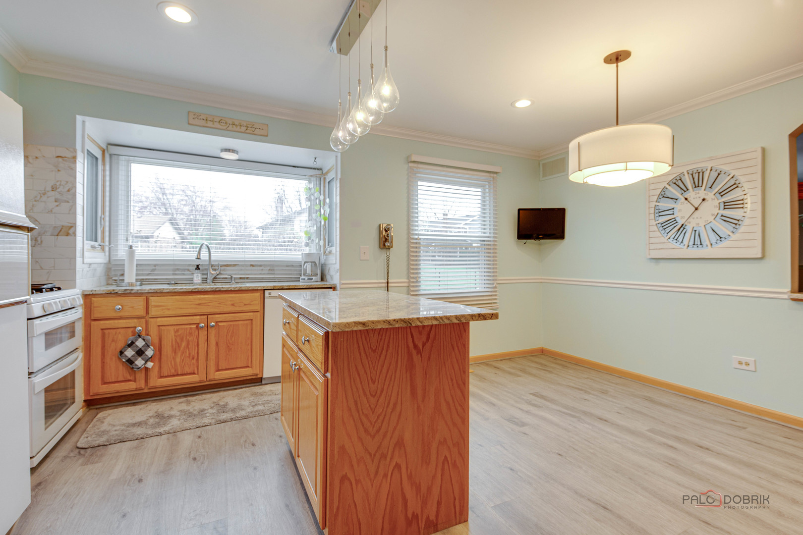 609 Thames Drive, Schaumburg, IL 60193