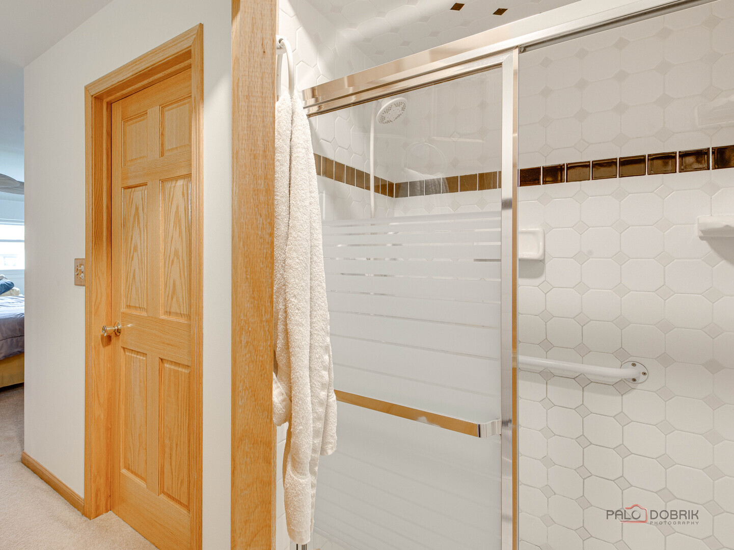 609 Thames Drive, Schaumburg, IL 60193