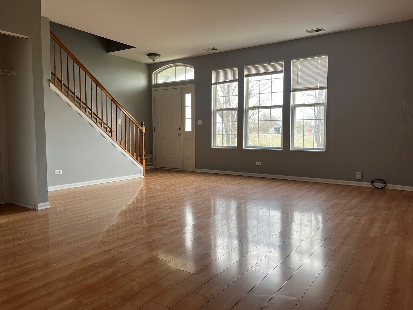 311 S SPRINGBROOK Trail #311, Oswego, IL 60543