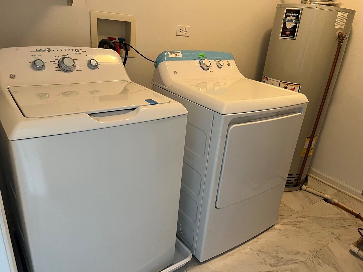 311 S SPRINGBROOK Trail #311, Oswego, IL 60543