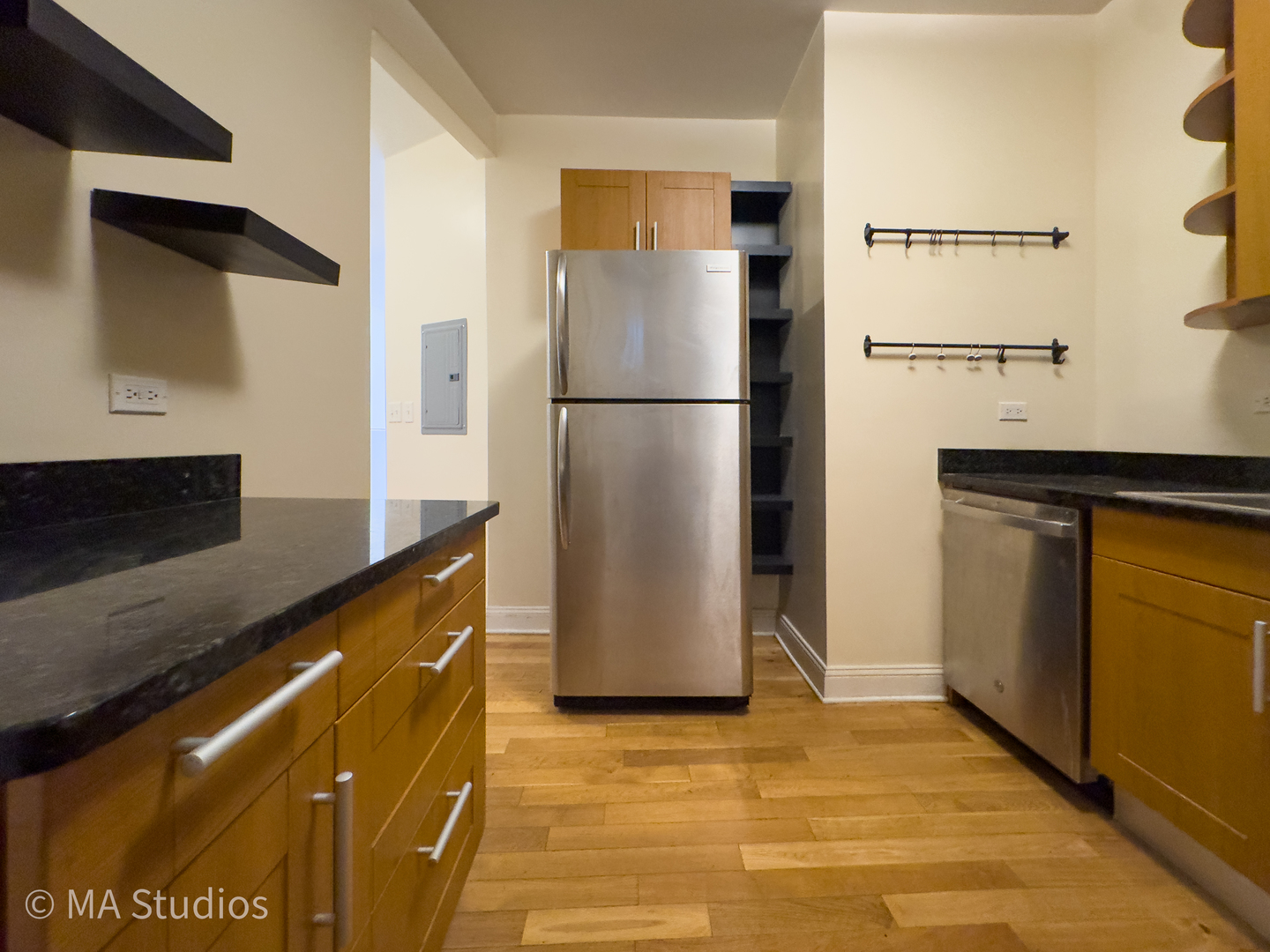 1647 W Sherwin Avenue #1, Chicago, IL 60626