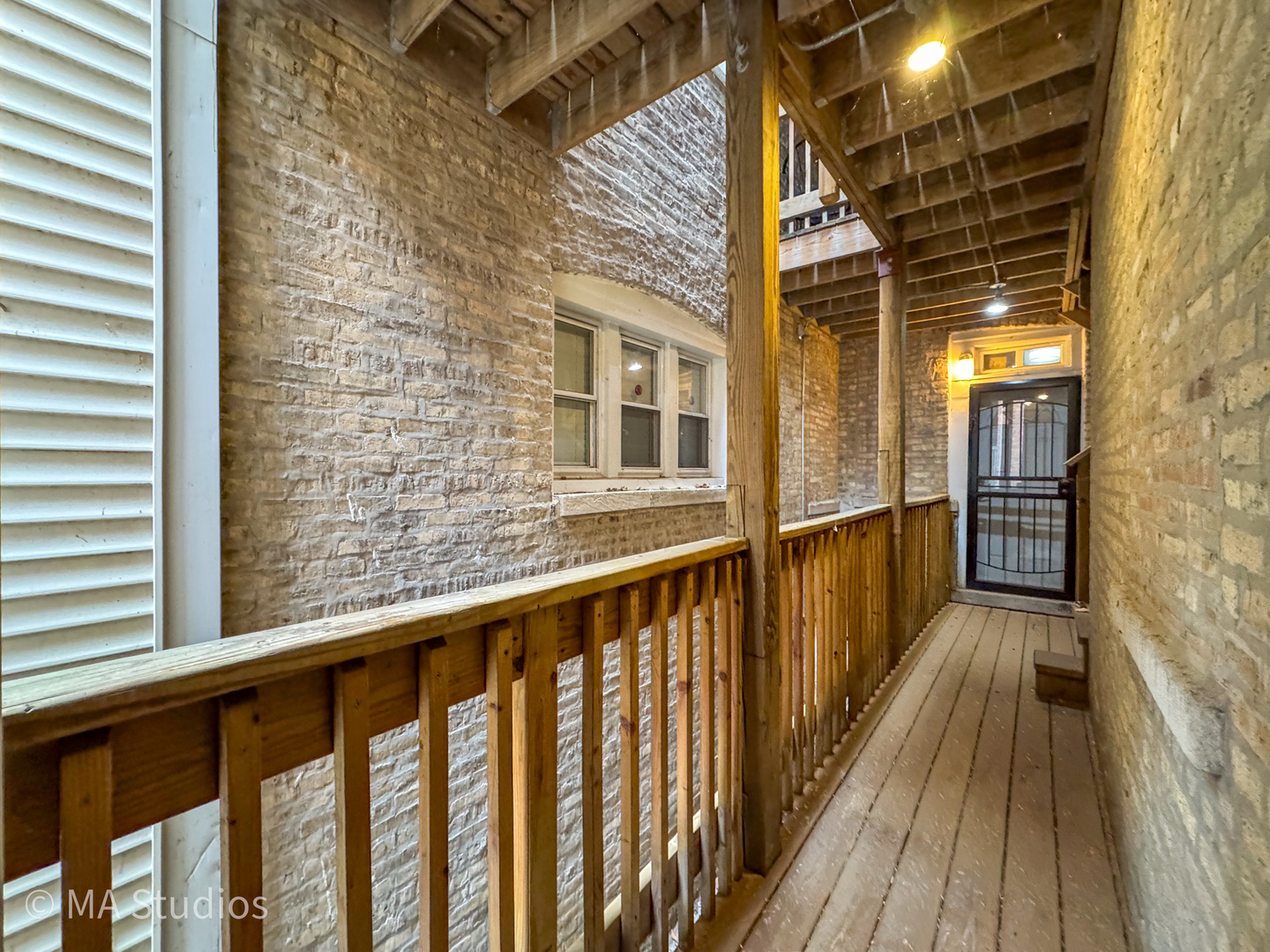 1647 W Sherwin Avenue #1, Chicago, IL 60626