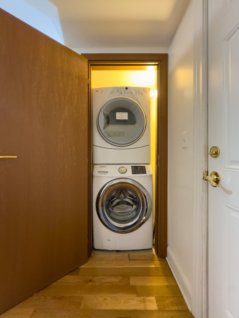 1647 W Sherwin Avenue #1, Chicago, IL 60626