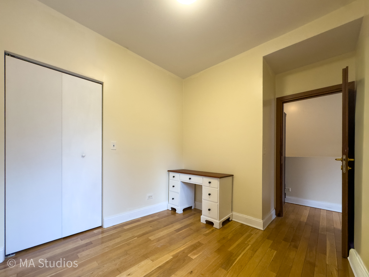 1647 W Sherwin Avenue #1, Chicago, IL 60626