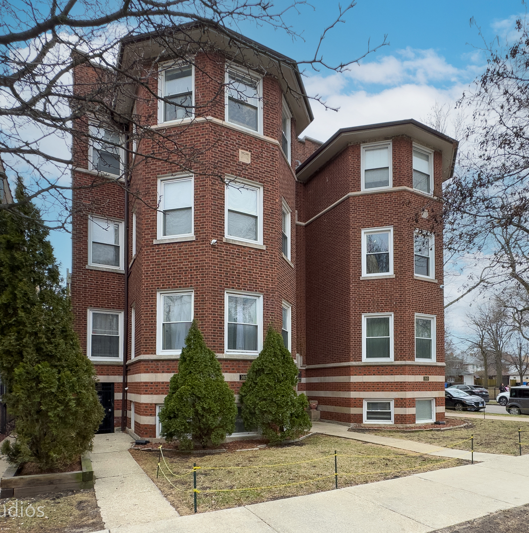 1647 W Sherwin Avenue #1, Chicago, IL 60626