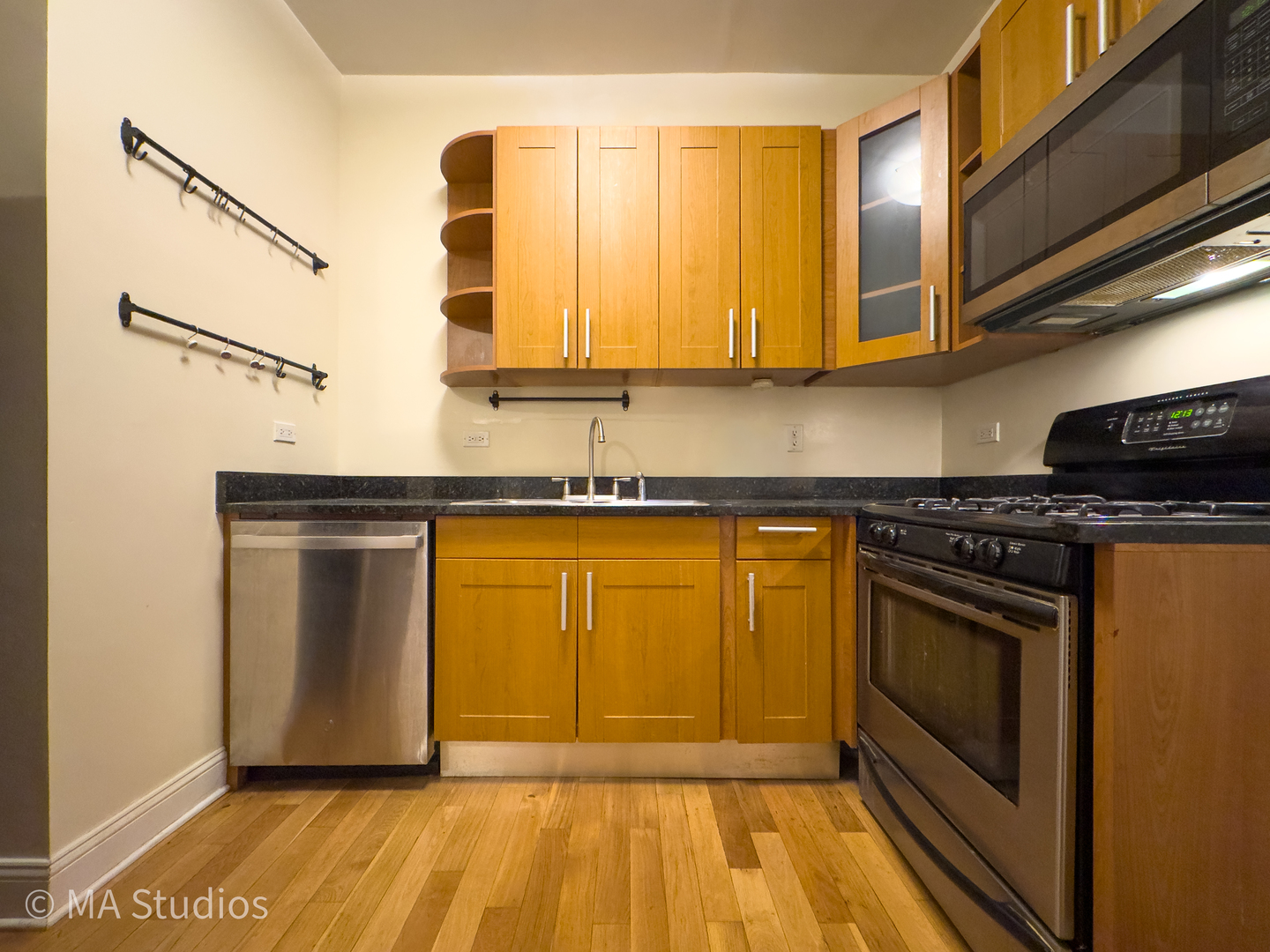 1647 W Sherwin Avenue #1, Chicago, IL 60626