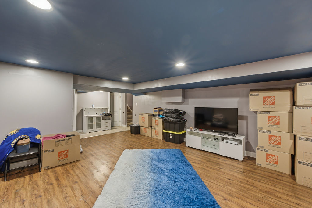 9829 S 51st Avenue, Oak Lawn, IL 60453