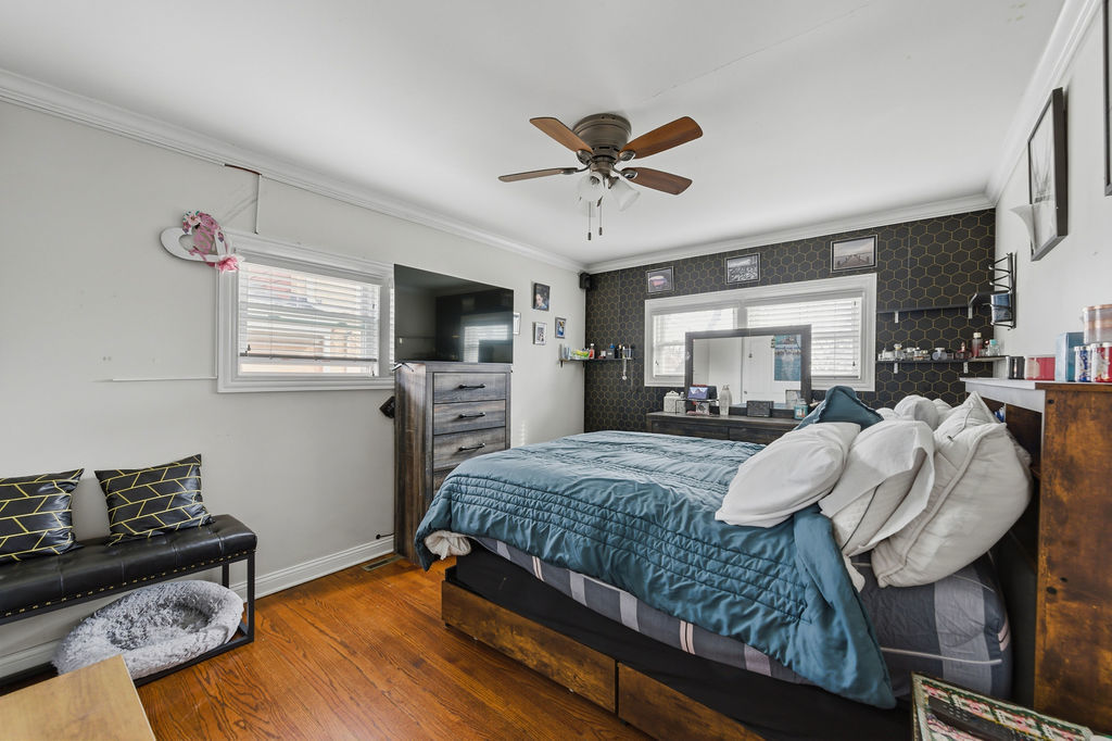 9829 S 51st Avenue, Oak Lawn, IL 60453