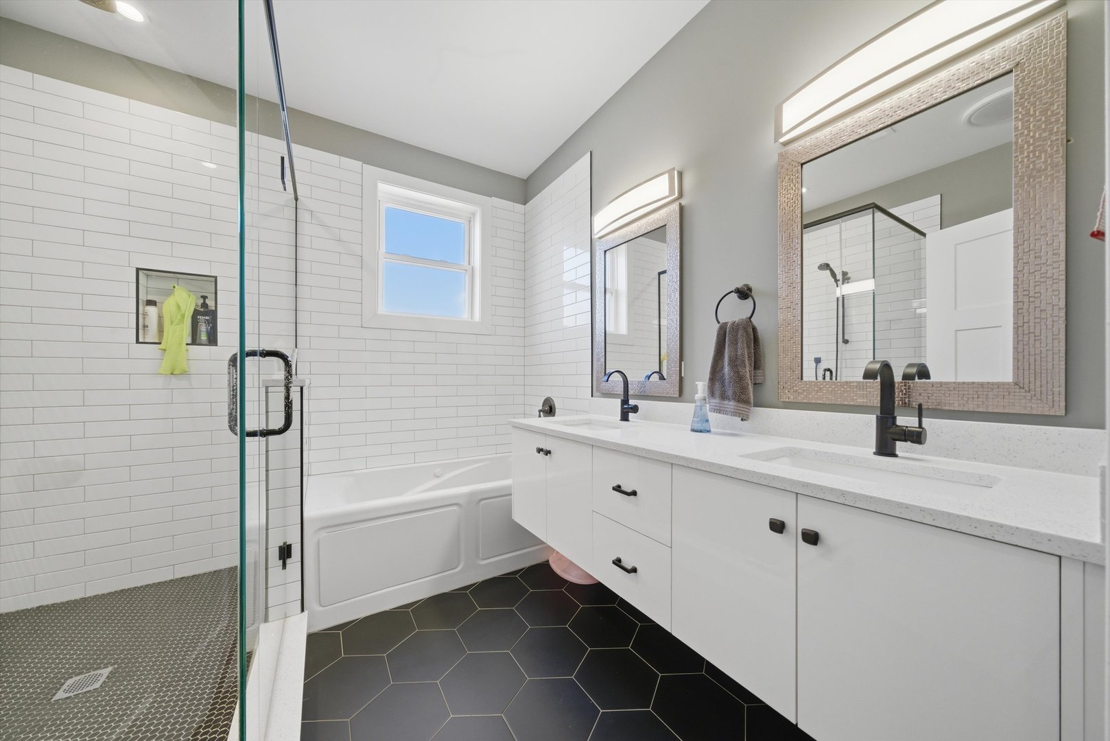 2045 N La Crosse Avenue, Chicago, IL 60639