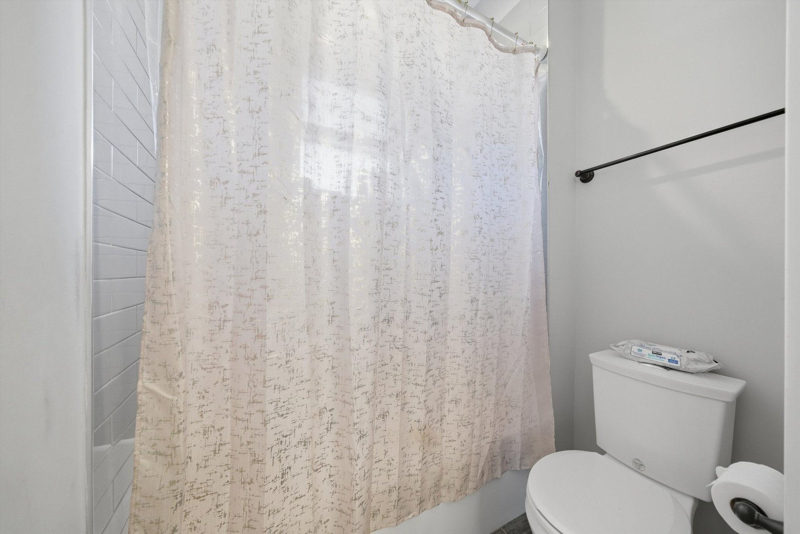 2045 N La Crosse Avenue, Chicago, IL 60639