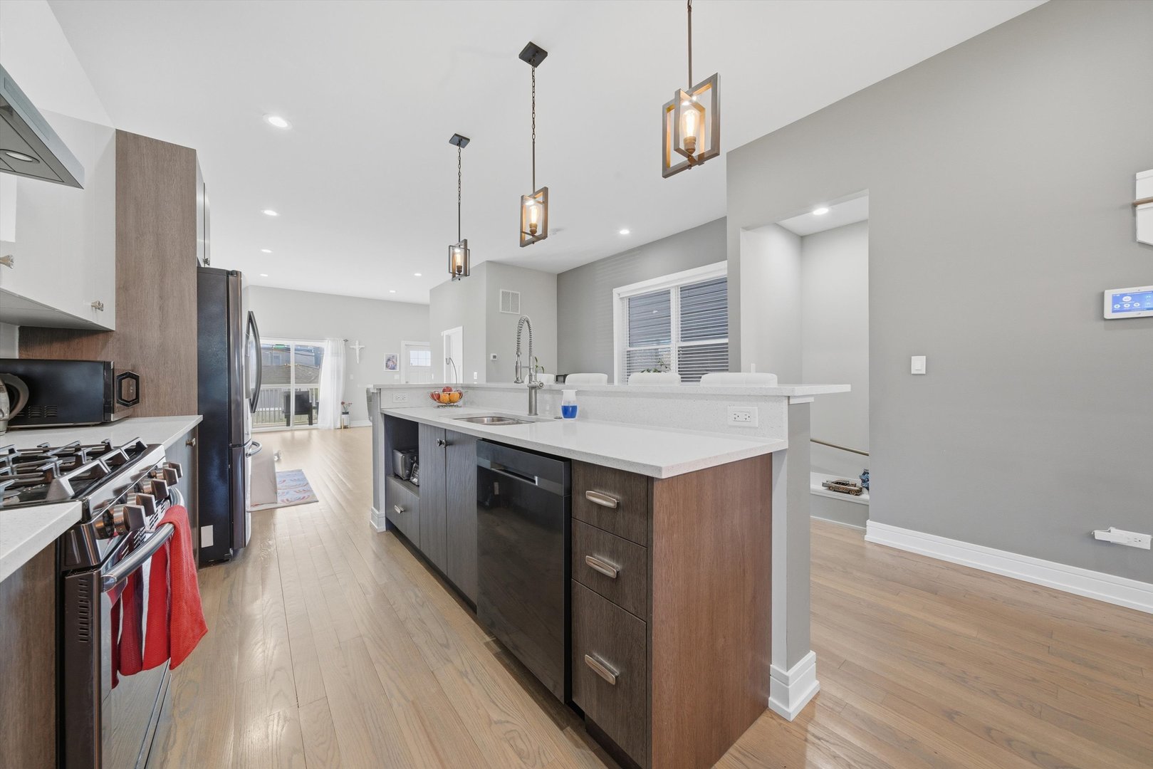 2045 N La Crosse Avenue, Chicago, IL 60639