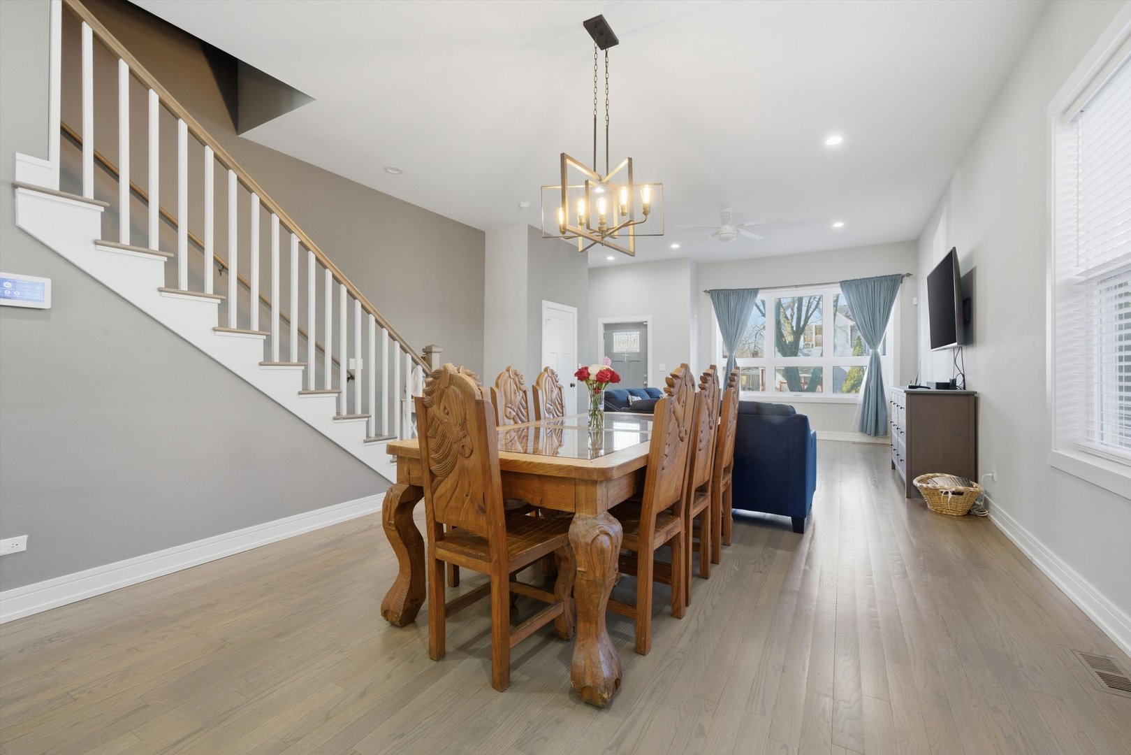 2045 N La Crosse Avenue, Chicago, IL 60639