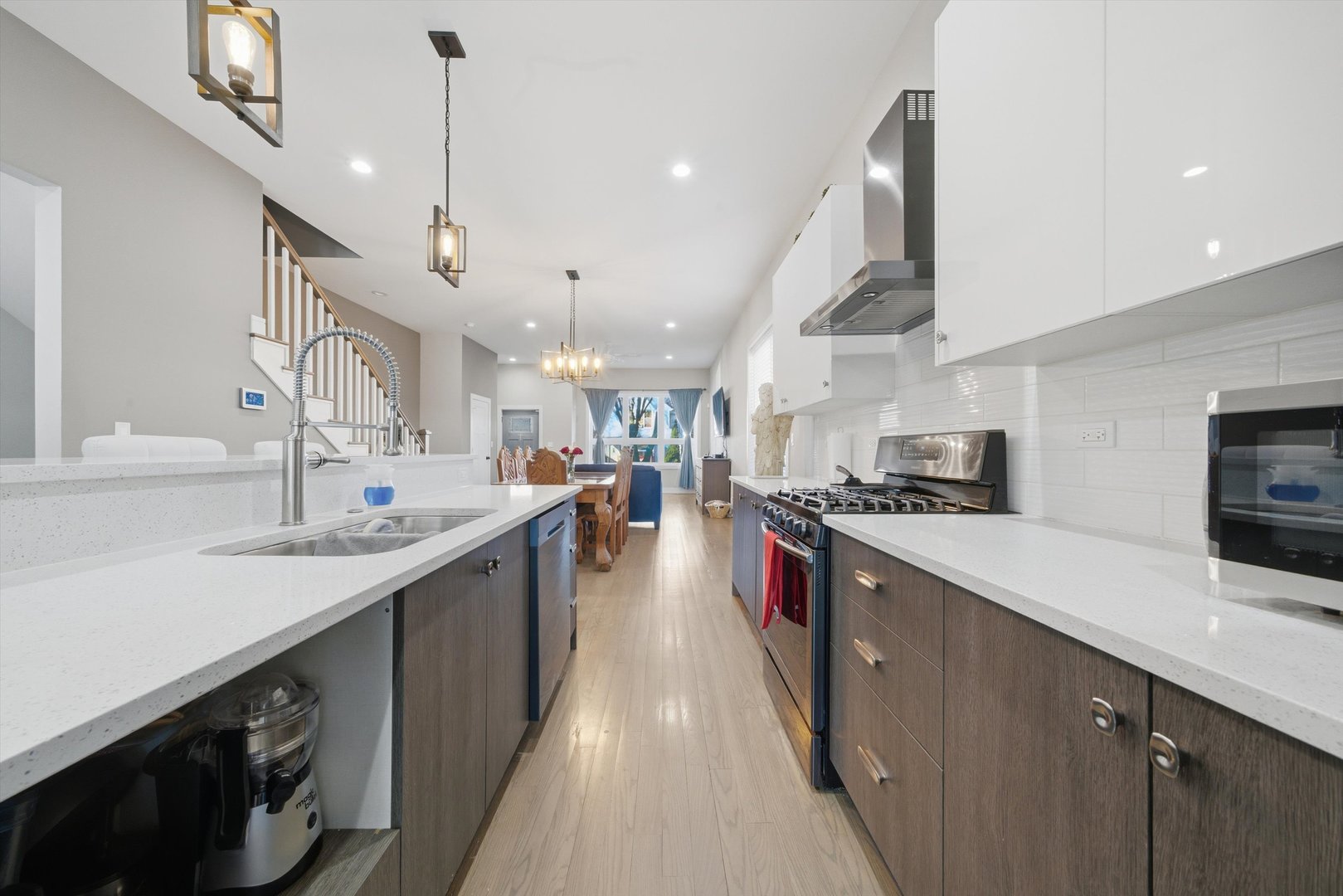 2045 N La Crosse Avenue, Chicago, IL 60639