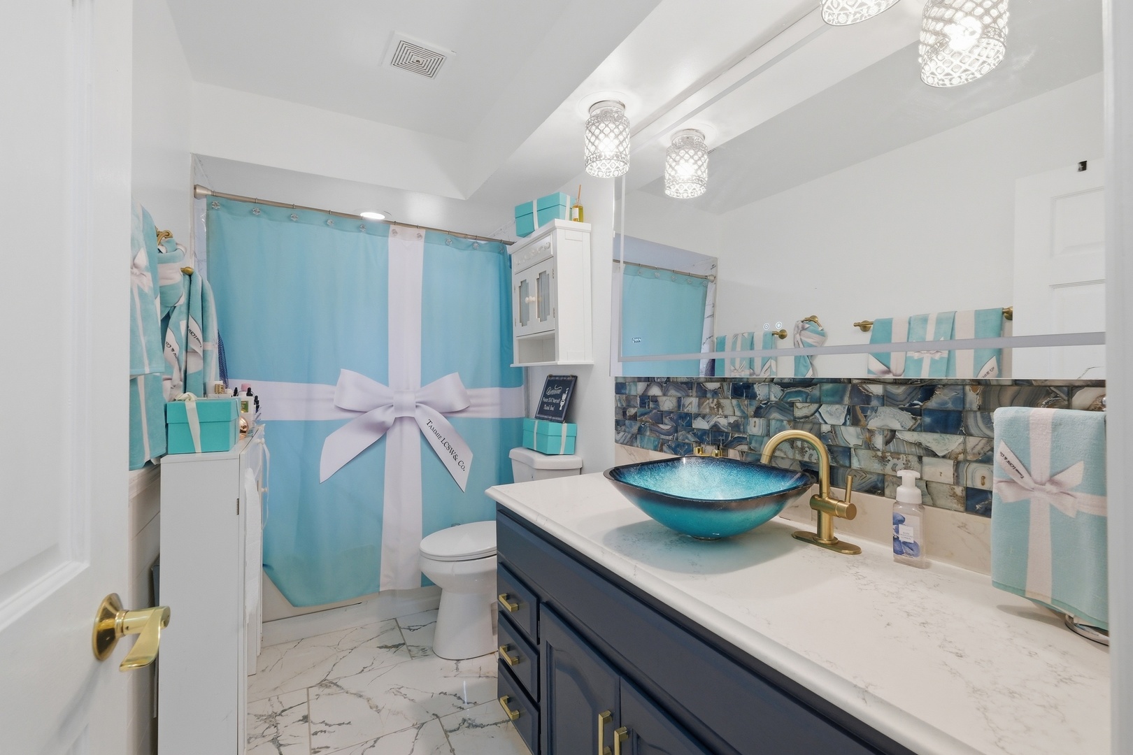 9728 S Tripp Avenue, Oak Lawn, IL 60453