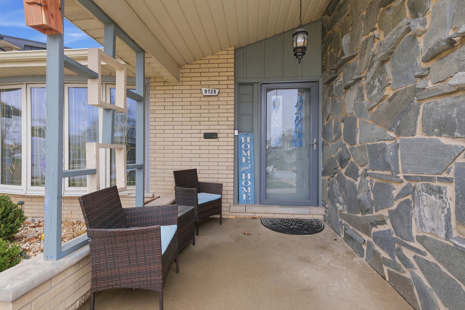 9728 S Tripp Avenue, Oak Lawn, IL 60453