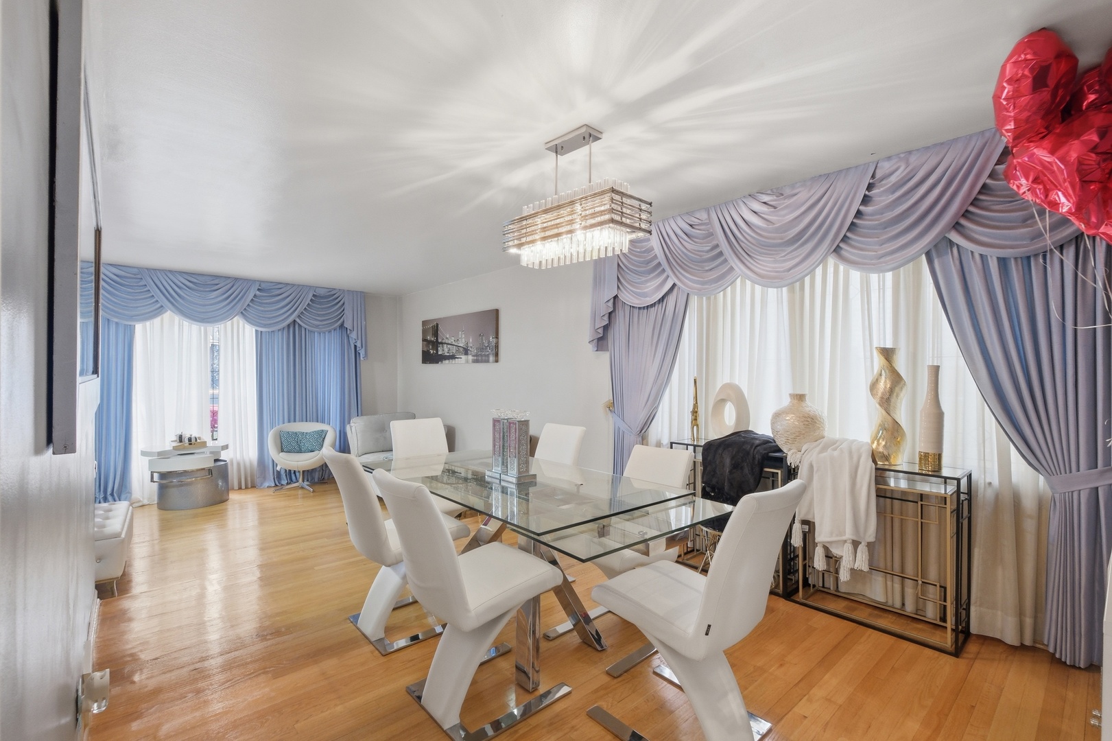 9728 S Tripp Avenue, Oak Lawn, IL 60453