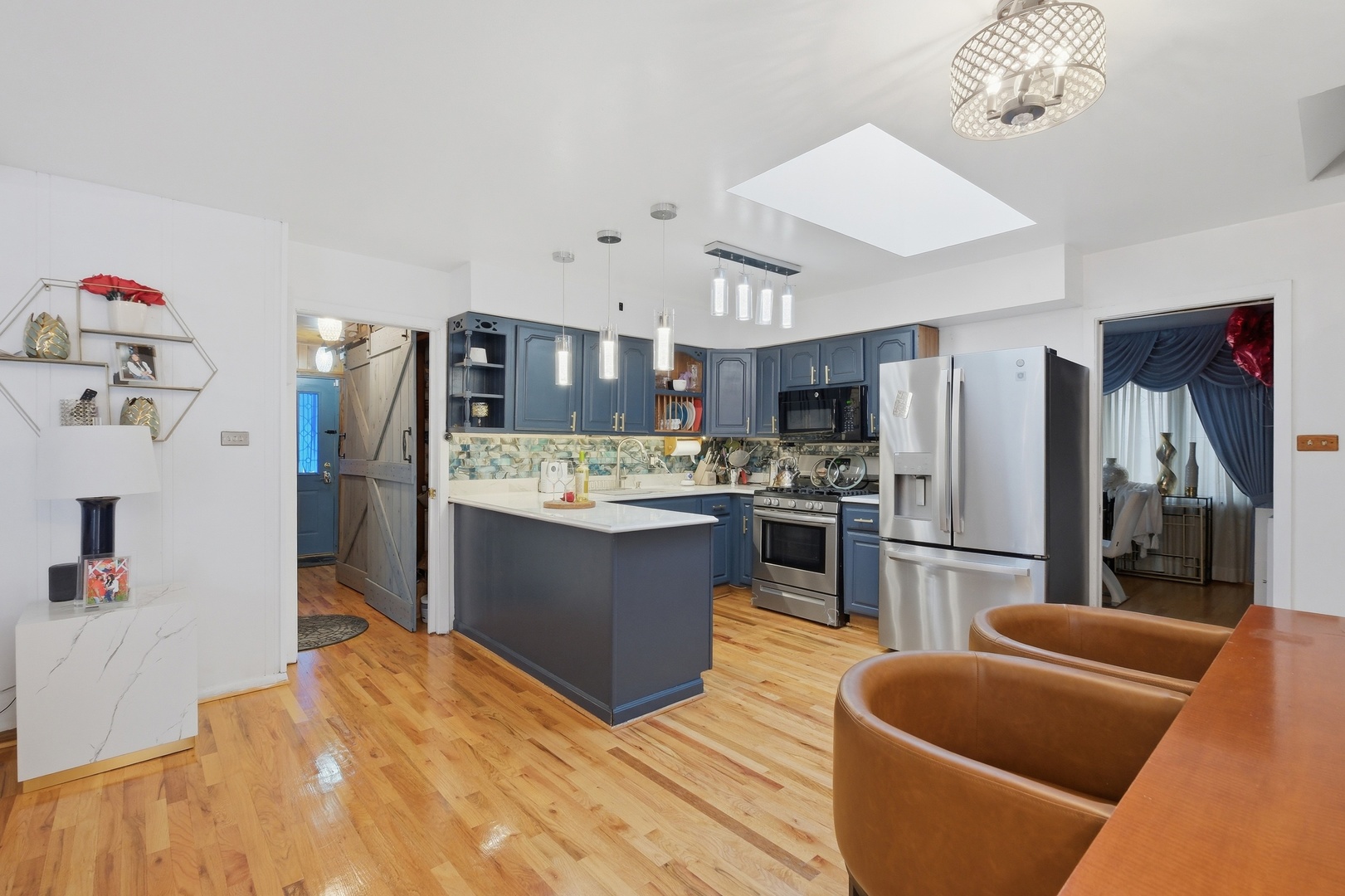 9728 S Tripp Avenue, Oak Lawn, IL 60453