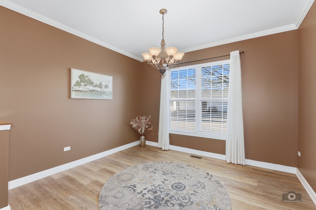 21450 Lake St Clair Drive, Crest Hill, IL 60403