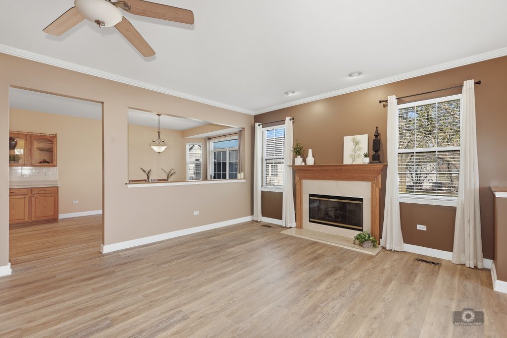 21450 Lake St Clair Drive, Crest Hill, IL 60403