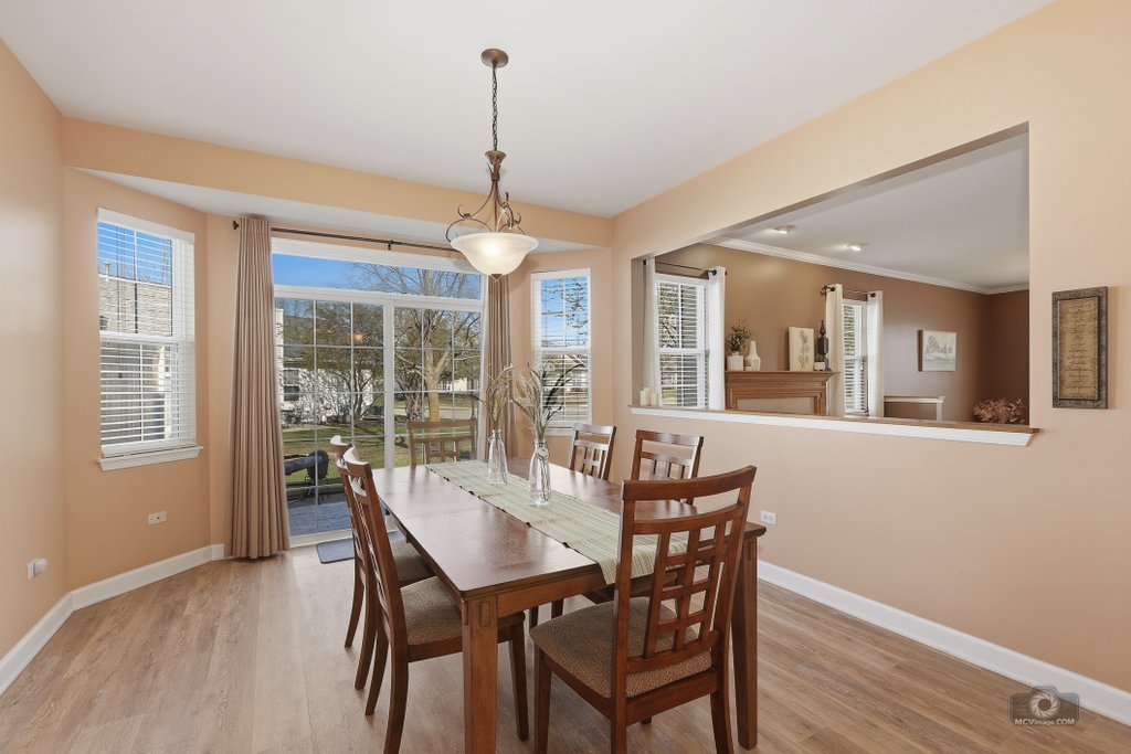 21450 Lake St Clair Drive, Crest Hill, IL 60403