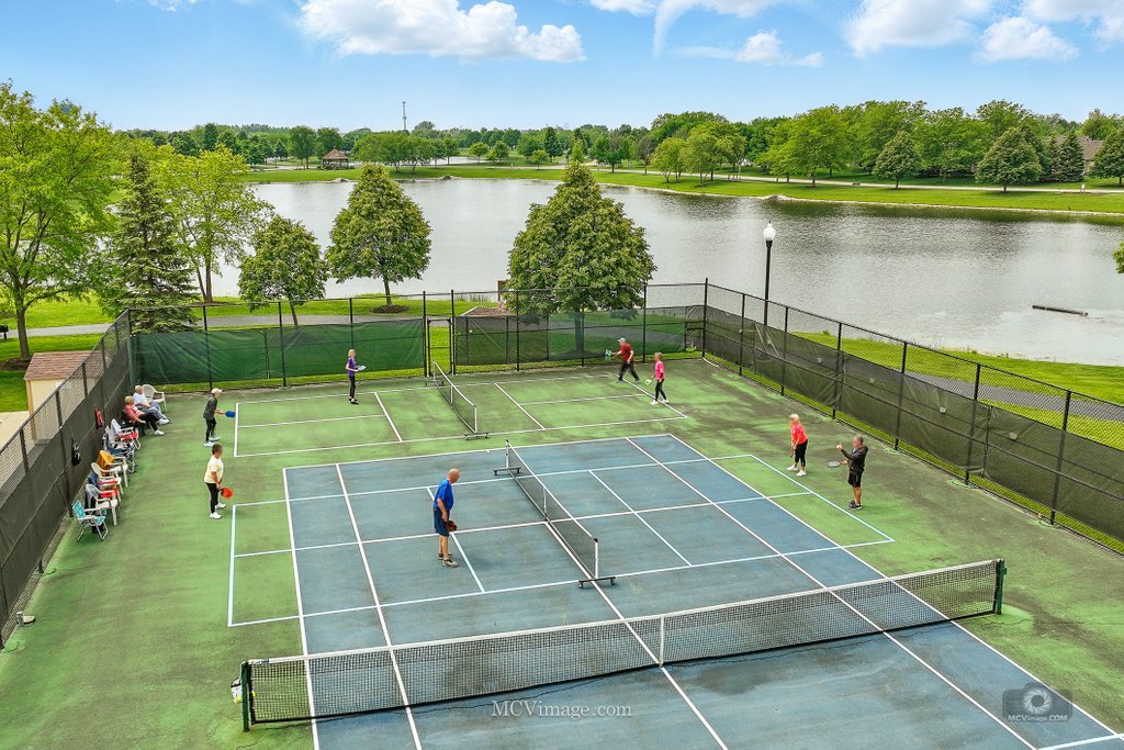 21450 Lake St Clair Drive, Crest Hill, IL 60403