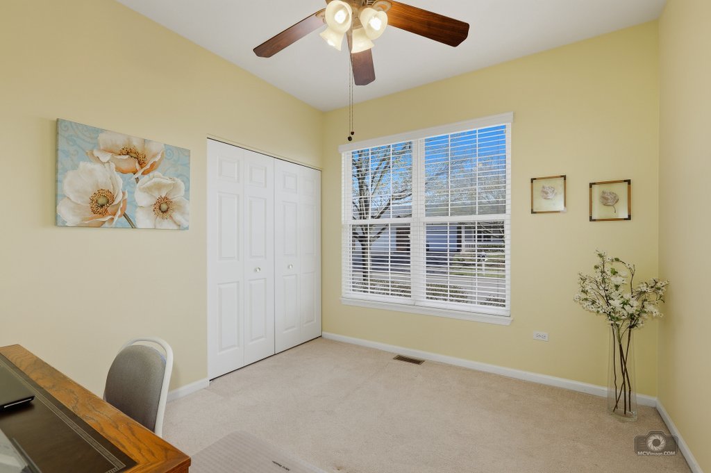 21450 Lake St Clair Drive, Crest Hill, IL 60403